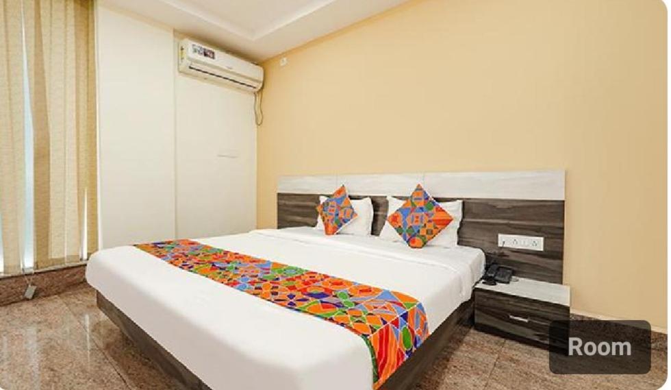 Lavish Residency Hotel Бангалор Екстериор снимка