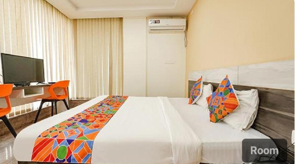 Lavish Residency Hotel Бангалор Екстериор снимка
