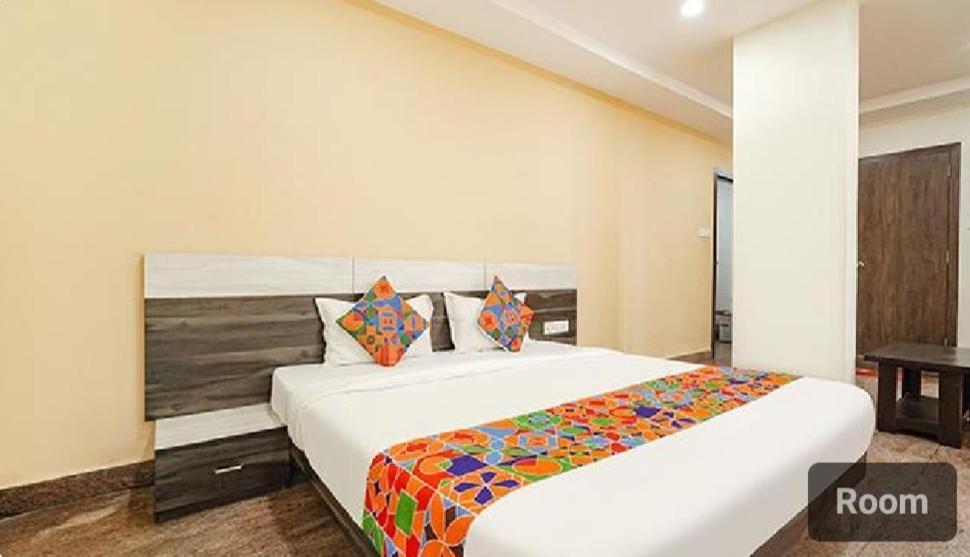 Lavish Residency Hotel Бангалор Екстериор снимка