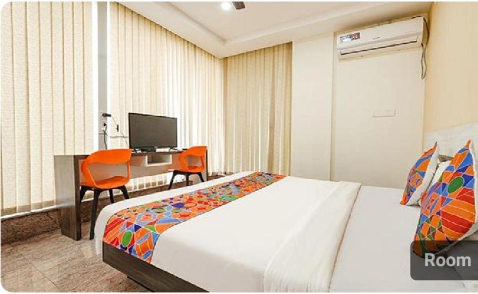 Lavish Residency Hotel Бангалор Екстериор снимка